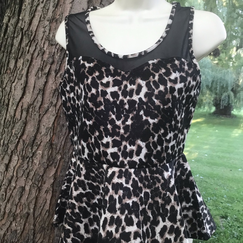 NWT Dot animal print peplum top Medium